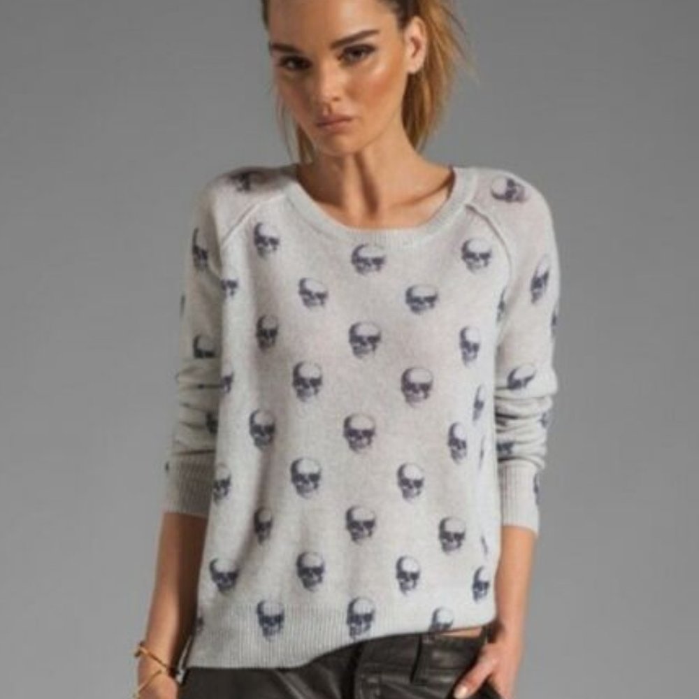 **SOLD** 360 CASHMERE Skull 'Felony' Sweater in Light Grey